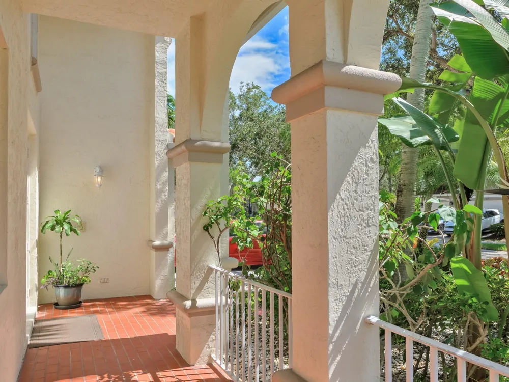4032 Pinewood Lane Weston, FL 33331