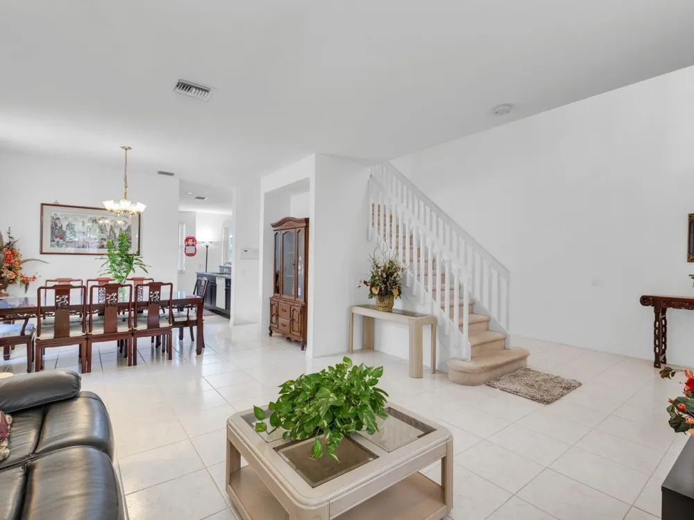 4032 Pinewood Lane Weston, FL 33331