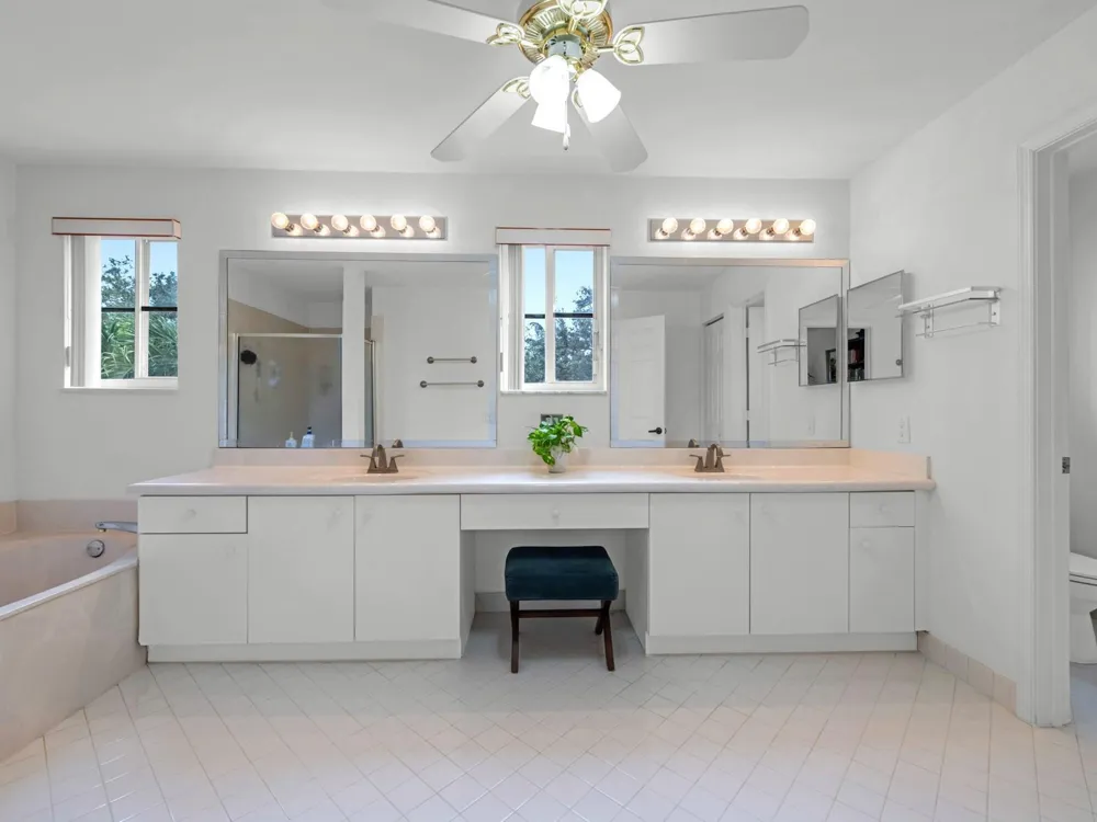 4032 Pinewood Lane Weston, FL 33331