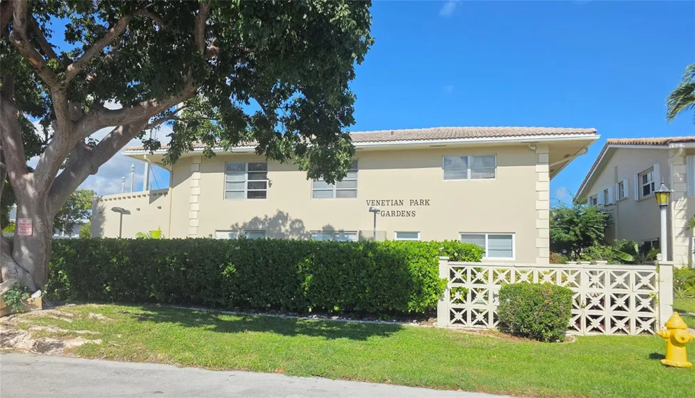 2131 NE 42nd Court #209e Lighthouse Point, FL 33064