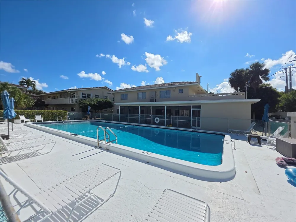 2131 NE 42nd Court #209e Lighthouse Point, FL 33064