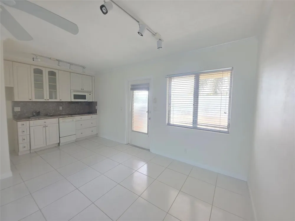 2131 NE 42nd Court #209e Lighthouse Point, FL 33064
