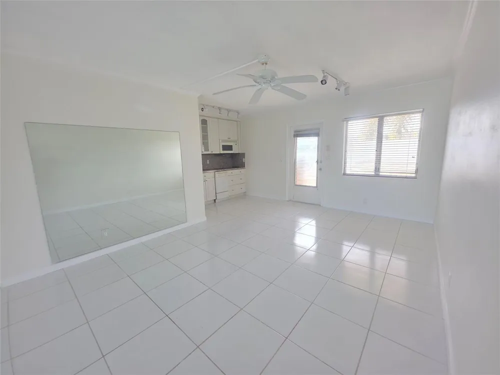2131 NE 42nd Court #209e Lighthouse Point, FL 33064
