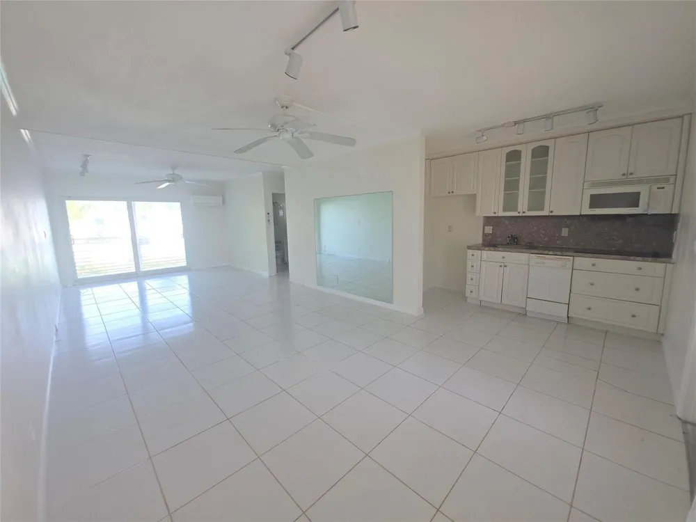 2131 NE 42nd Court #209e Lighthouse Point, FL 33064
