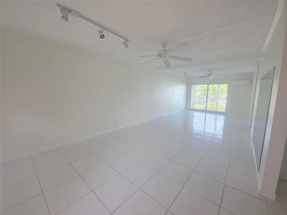2131 NE 42nd Court #209e Lighthouse Point, FL 33064