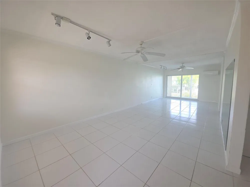 2131 NE 42nd Court #209e Lighthouse Point, FL 33064