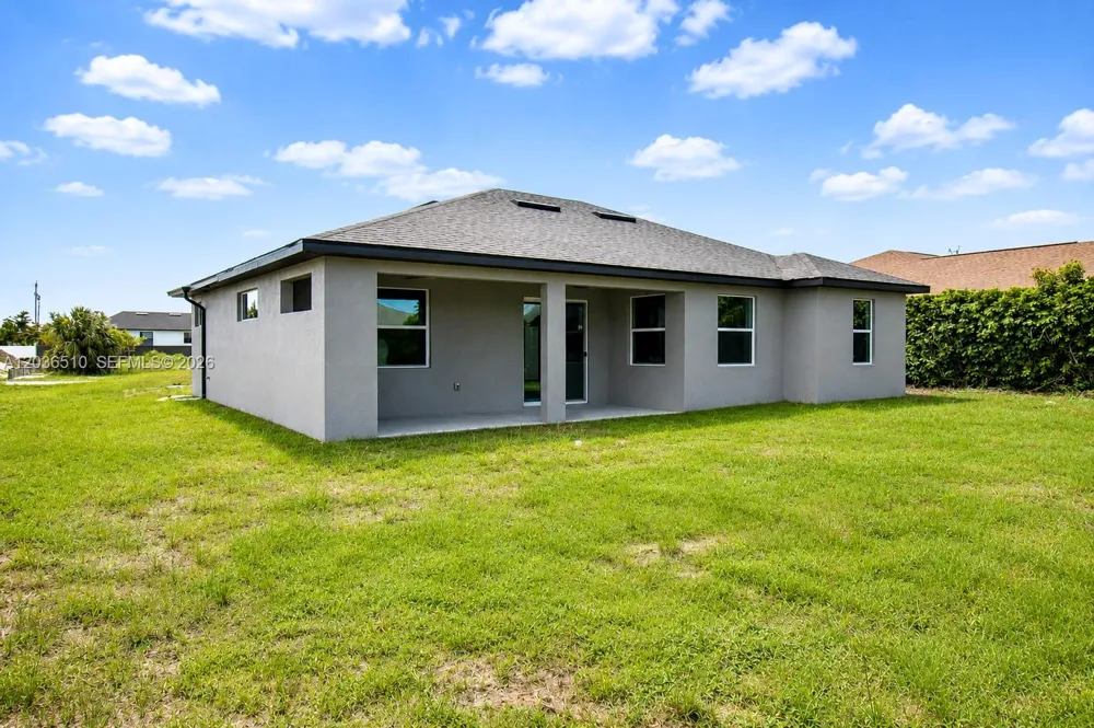 804 Curtis Ave N Lehigh Acres, FL 33971