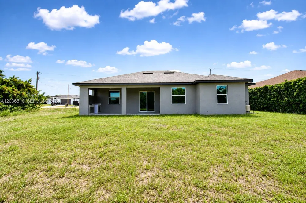 804 Curtis Ave N Lehigh Acres, FL 33971
