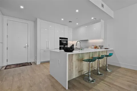 220 Lake Shore Drive #1417