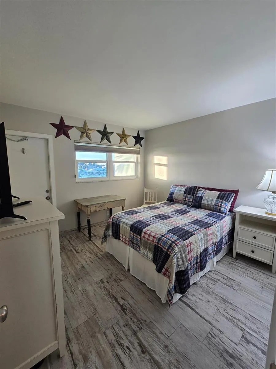 1035 Hillsboro Mile #31 Hillsboro Beach, FL 33062