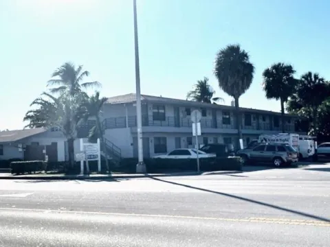 1711 S Cypress Road