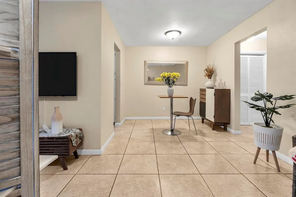 2700 NE 135th Street #31 North Miami, FL 33181