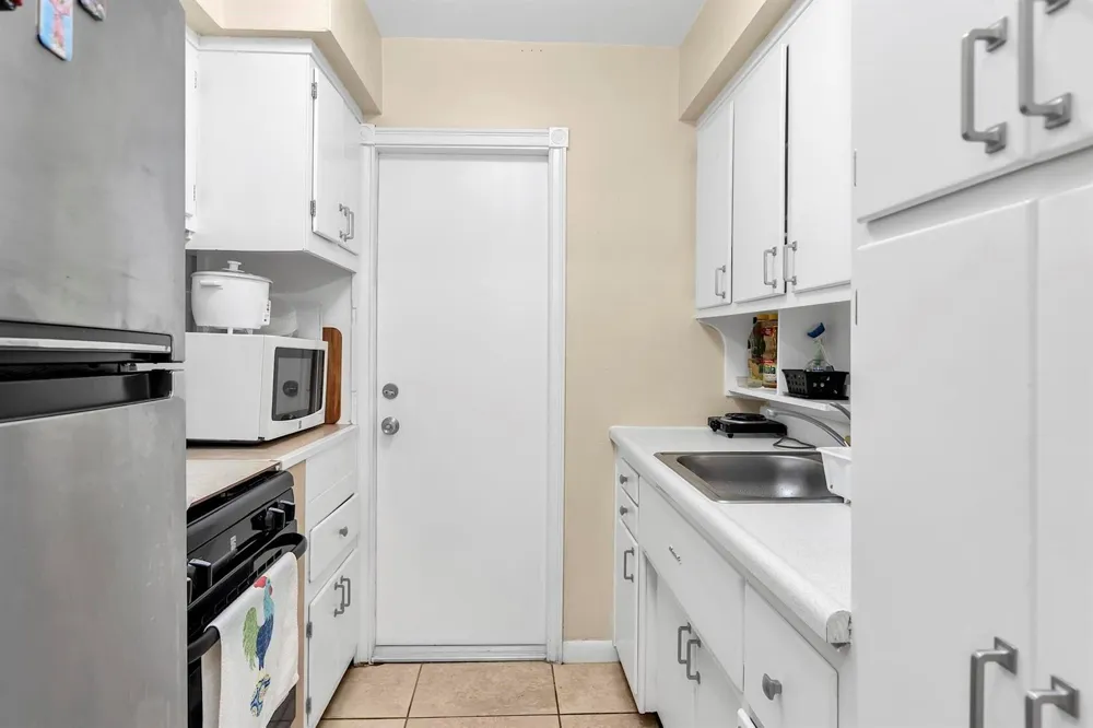 2700 NE 135th Street #31 North Miami, FL 33181