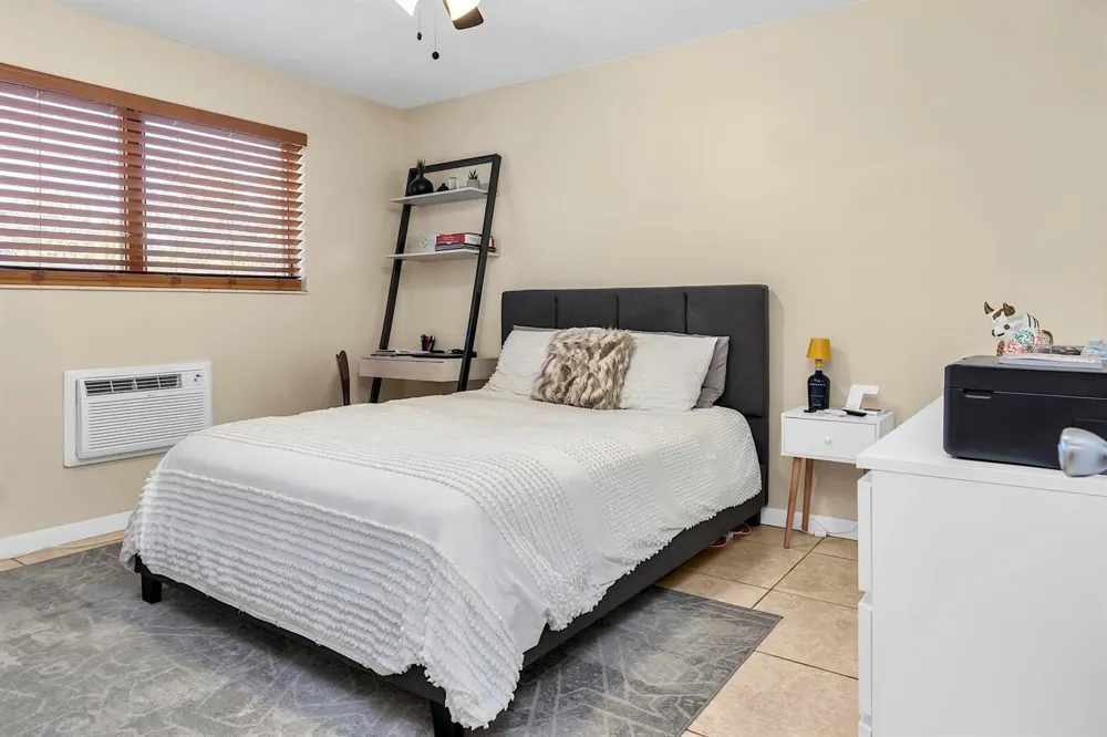 2700 NE 135th Street #31 North Miami, FL 33181