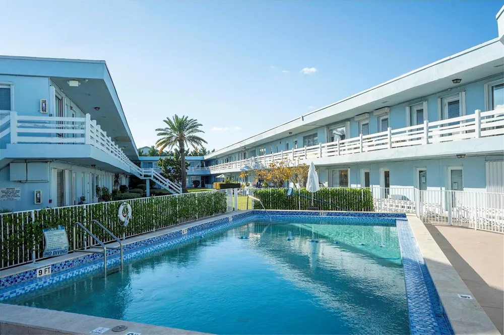2700 NE 135th Street #31 North Miami, FL 33181