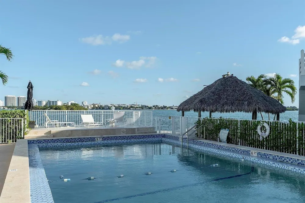 2700 NE 135th Street #31 North Miami, FL 33181