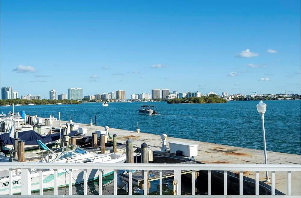 2700 NE 135th Street #31 North Miami, FL 33181