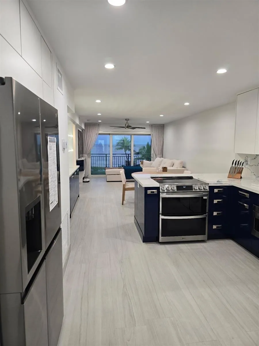 1035 Hillsboro Mile #32 Hillsboro Beach, FL 33062