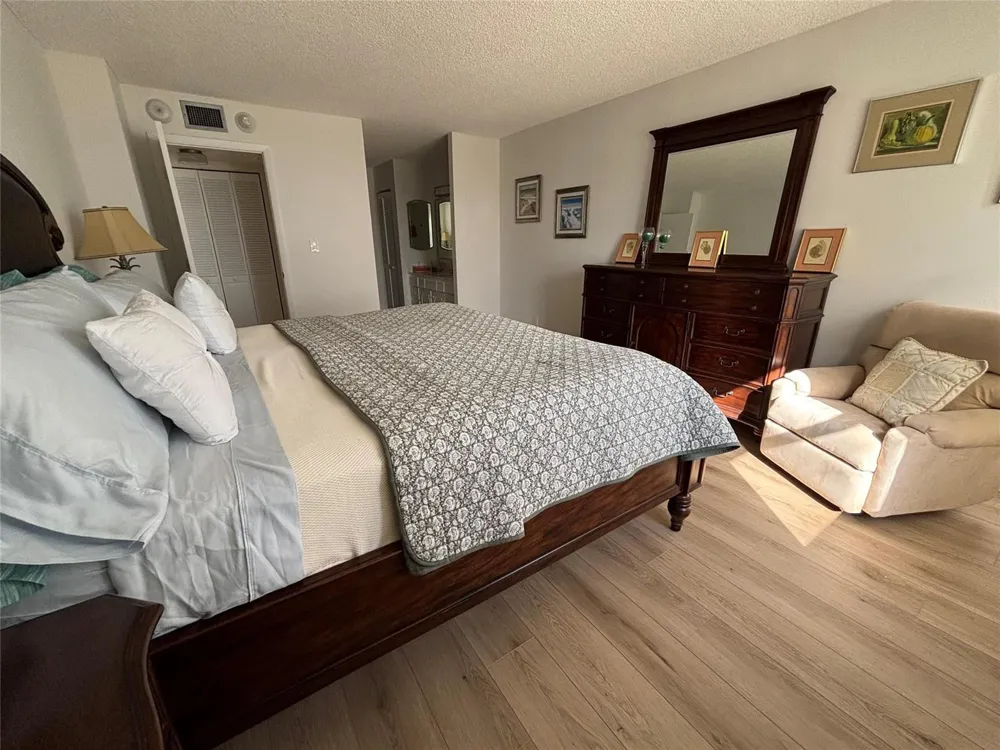 4900 Ocean Boulevard #1003 Lauderdale By The Sea, FL 33308