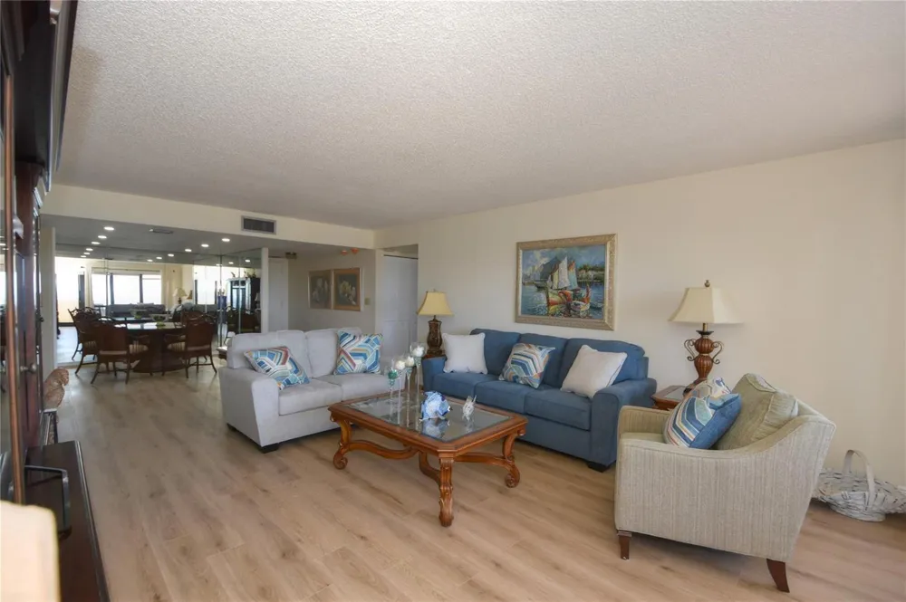 4900 Ocean Boulevard #1003 Lauderdale By The Sea, FL 33308