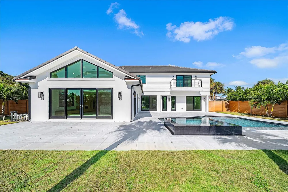 8 Leeward Circle Jupiter, FL 33469
