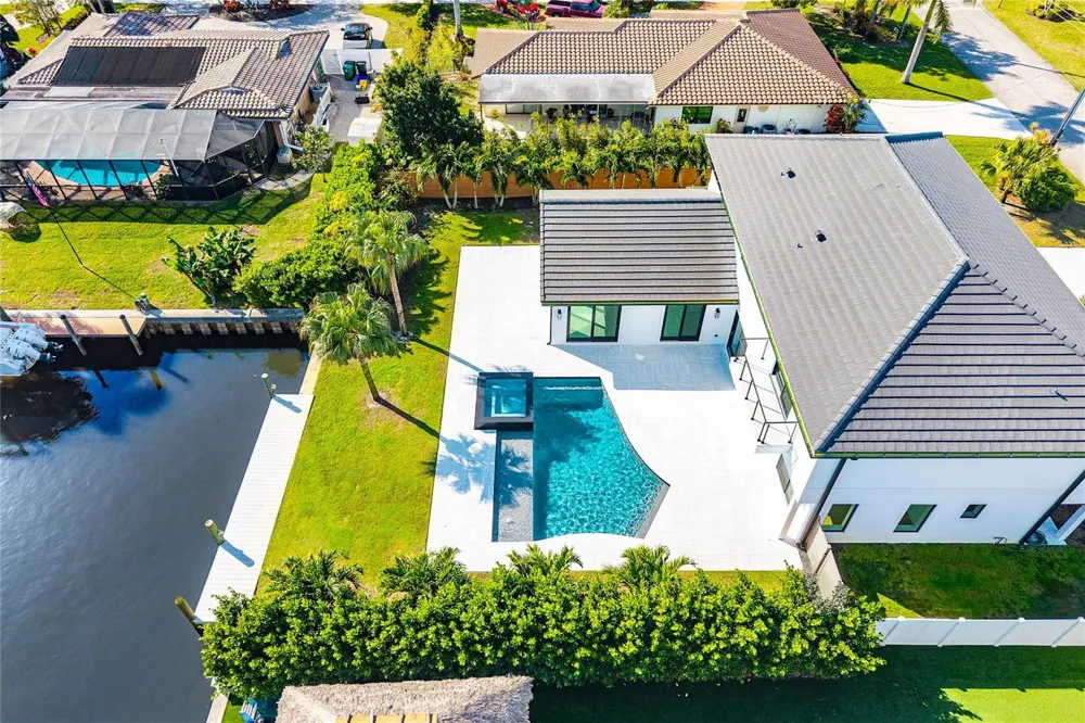 8 Leeward Circle Jupiter, FL 33469
