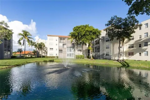 1830 SW 81 #4104