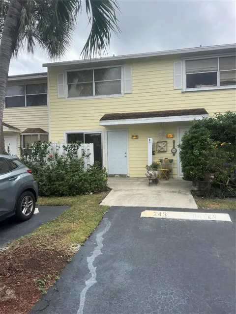 2845 NE 15TH STREET