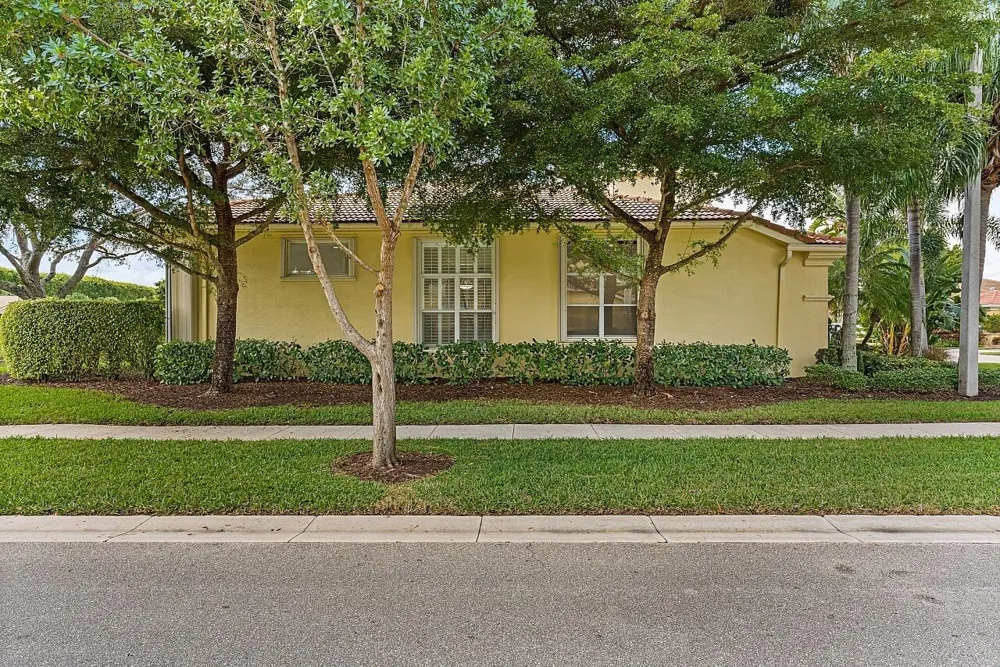 9724 Via Grandezza W Wellington, FL 33411