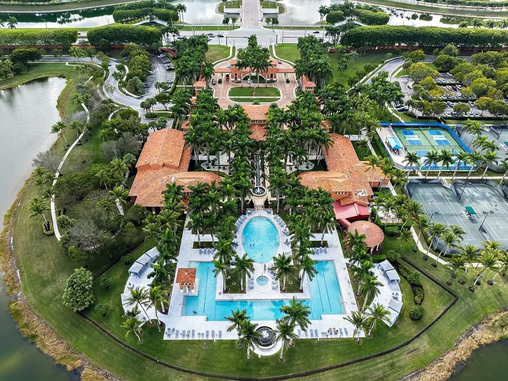 9724 Via Grandezza W Wellington, FL 33411