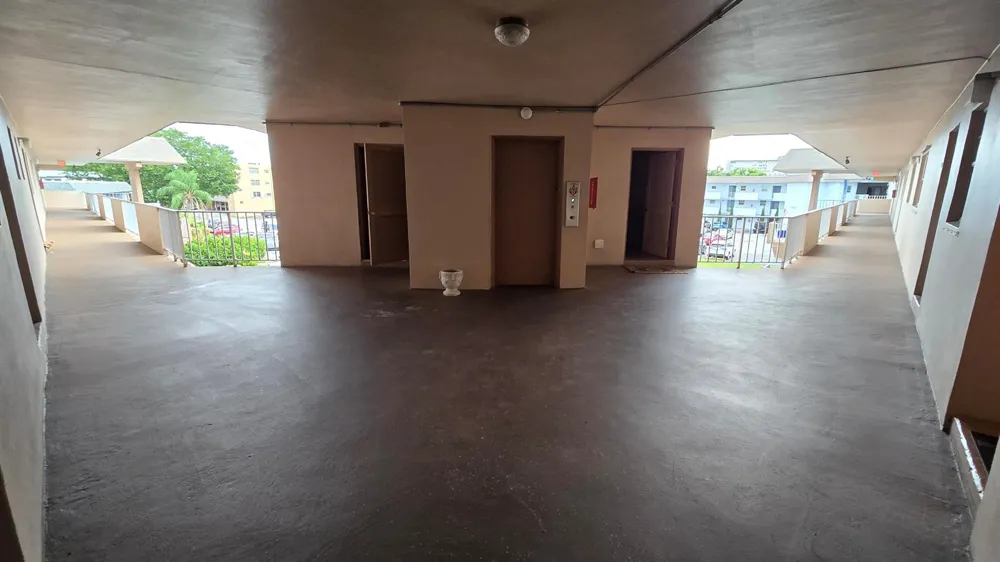 1200 Tallwood Avenue #305 Hollywood, FL 33021