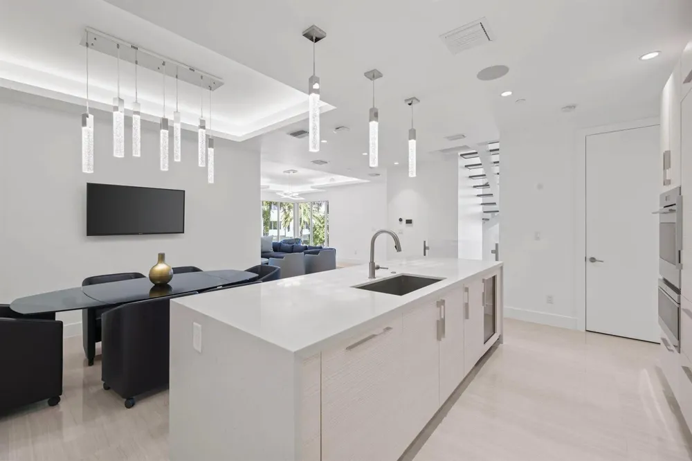 238 Shore Court Lauderdale By The Sea, FL 33308
