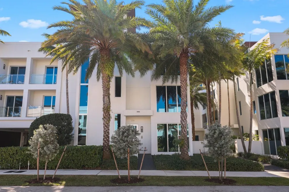 238 Shore Court Lauderdale By The Sea, FL 33308