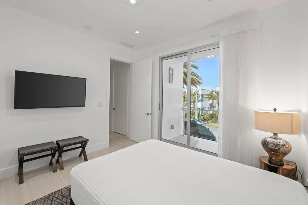 238 Shore Court Lauderdale By The Sea, FL 33308
