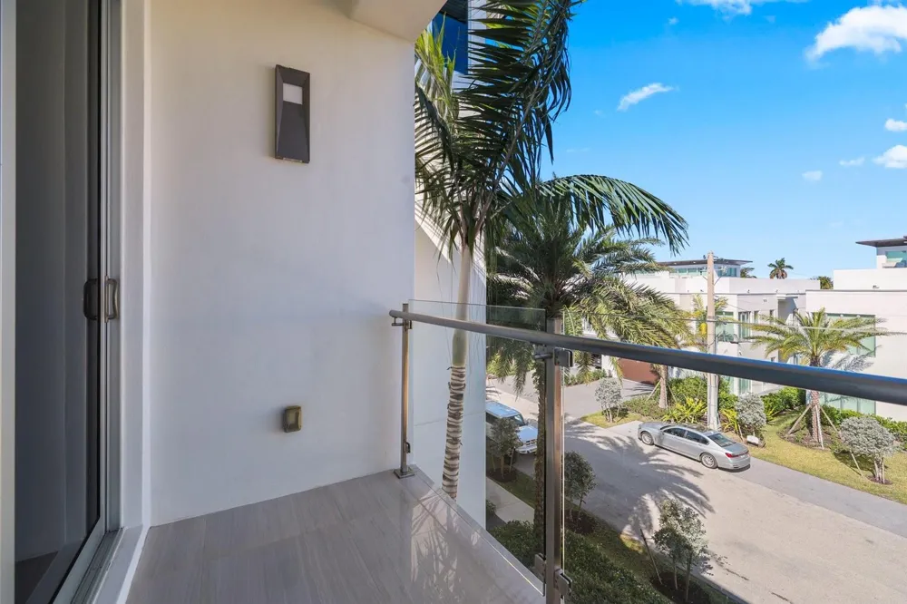 238 Shore Court Lauderdale By The Sea, FL 33308