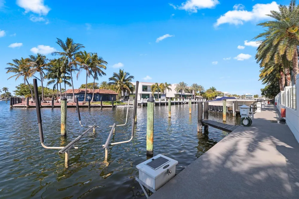 238 Shore Court Lauderdale By The Sea, FL 33308