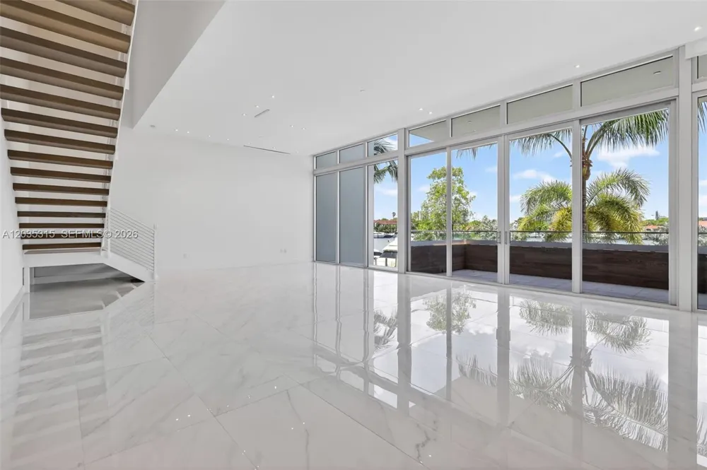 3750 Yacht Club Dr #TH5 Aventura, FL 33180