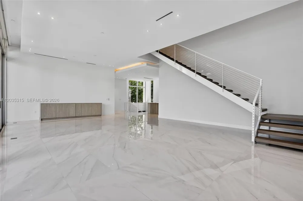 3750 Yacht Club Dr #TH5 Aventura, FL 33180