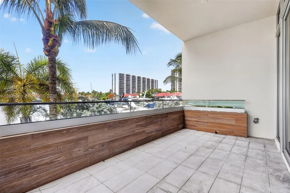 3750 Yacht Club Dr #TH5 Aventura, FL 33180