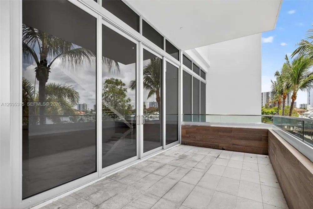 3750 Yacht Club Dr #TH5 Aventura, FL 33180