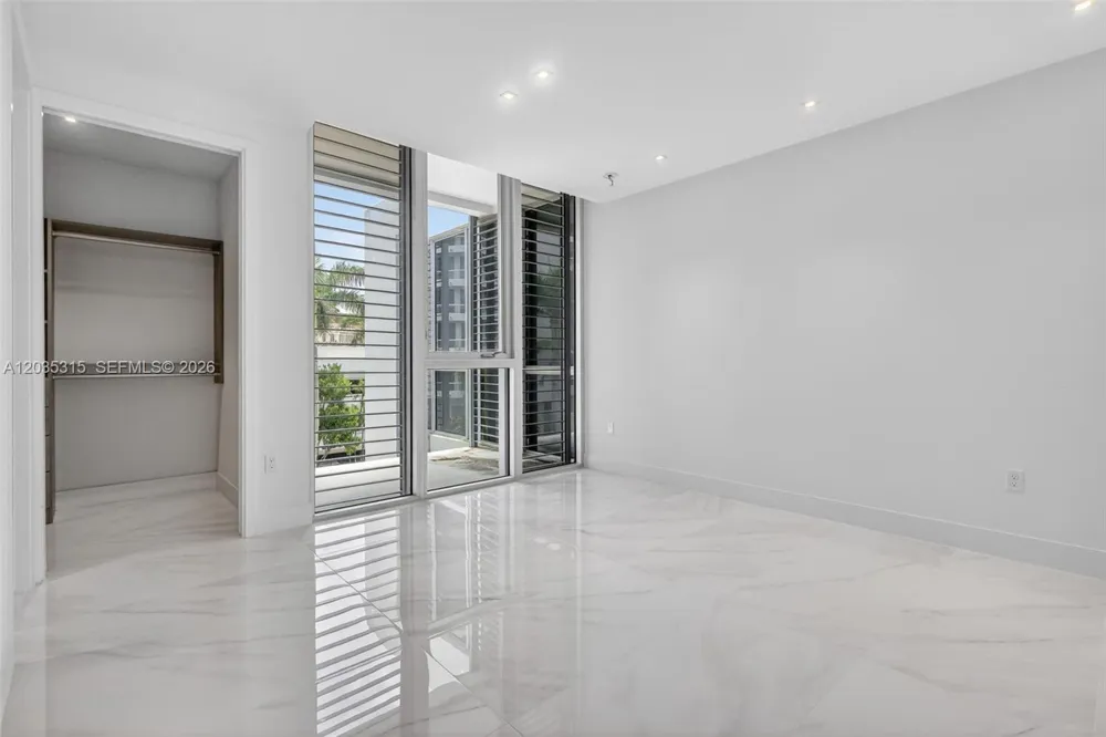 3750 Yacht Club Dr #TH5 Aventura, FL 33180