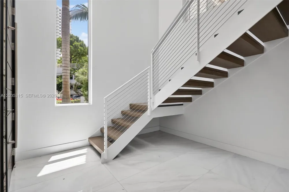 3750 Yacht Club Dr #TH5 Aventura, FL 33180