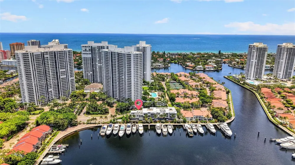 3750 Yacht Club Dr #TH5 Aventura, FL 33180