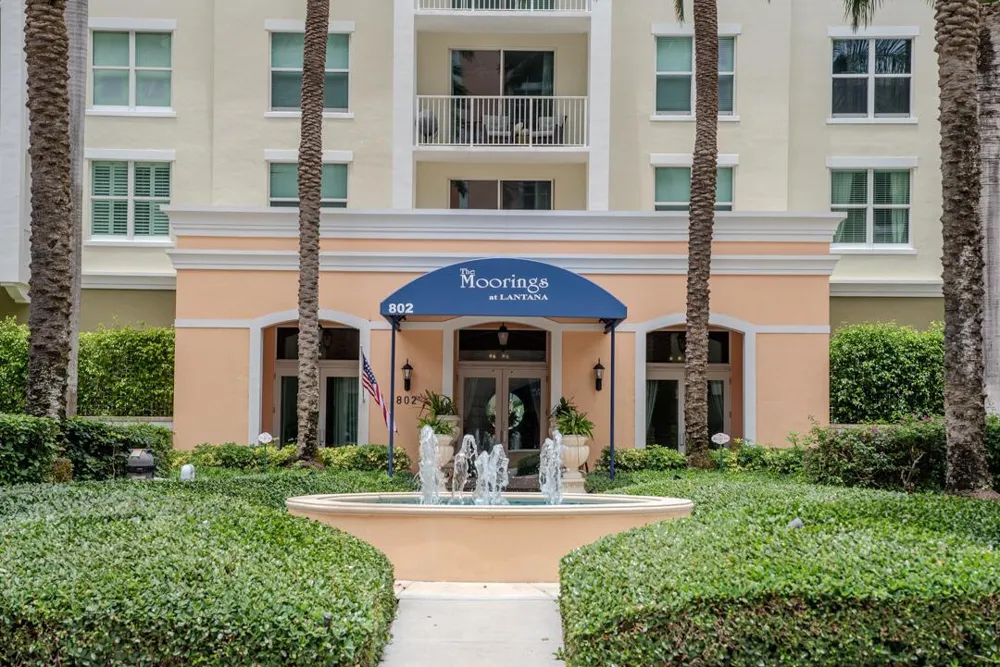 802 W Windward Way #217 Lantana, FL 33462