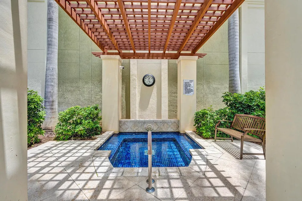 802 W Windward Way #217 Lantana, FL 33462
