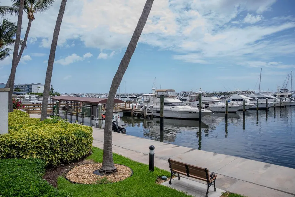 802 W Windward Way #217 Lantana, FL 33462