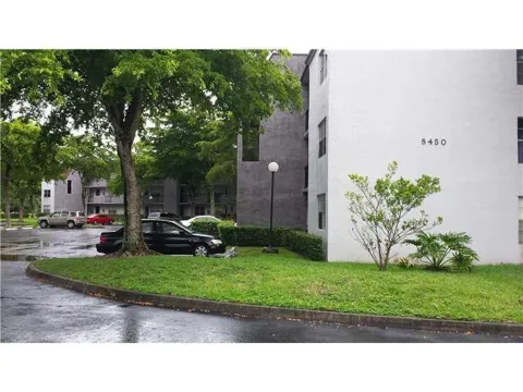 8450 Lagos De Campo Boulevard #201