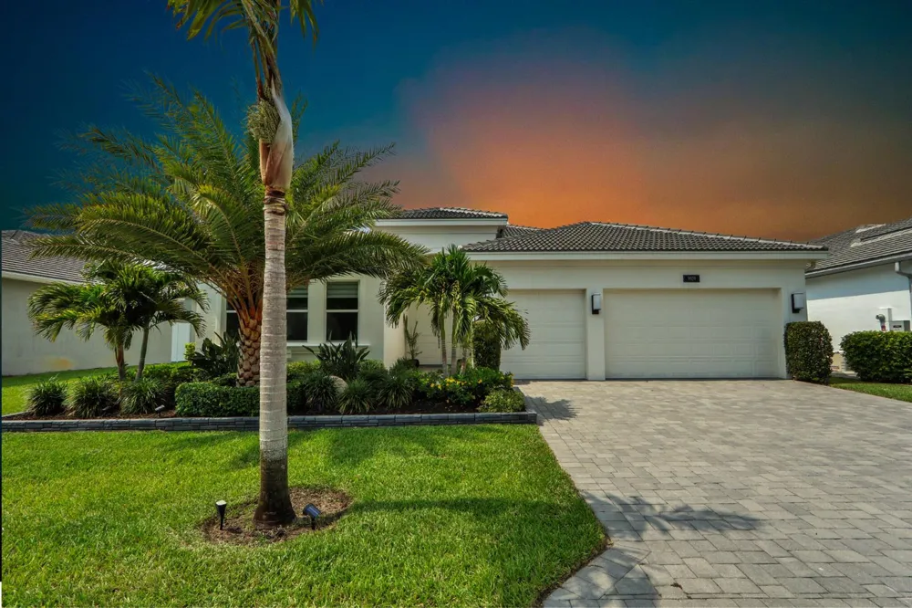 9939 Great Barrier Trail Boynton Beach, FL 33473