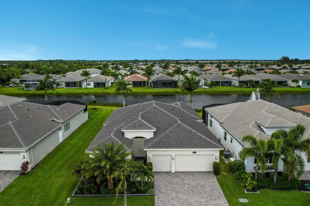 9939 Great Barrier Trail Boynton Beach, FL 33473