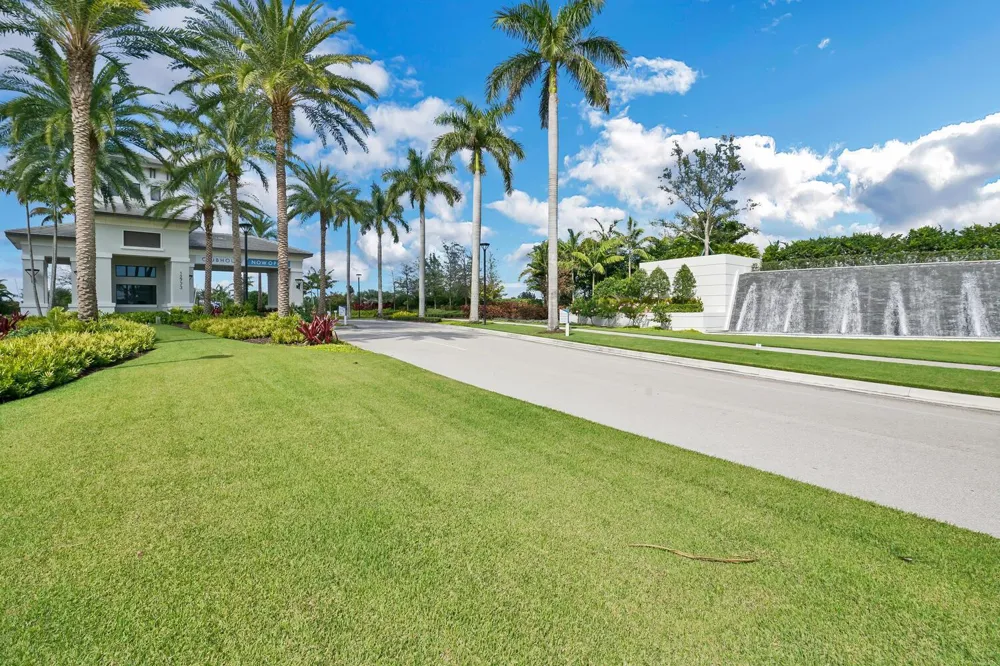 9939 Great Barrier Trail Boynton Beach, FL 33473